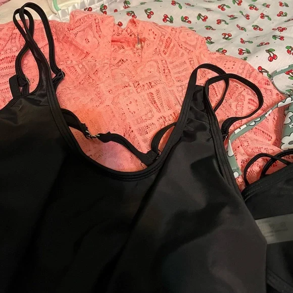 Lot of swimwear, bottoms, tops, suit and coverup.  Size medium and one small. - Picture 7 of 10